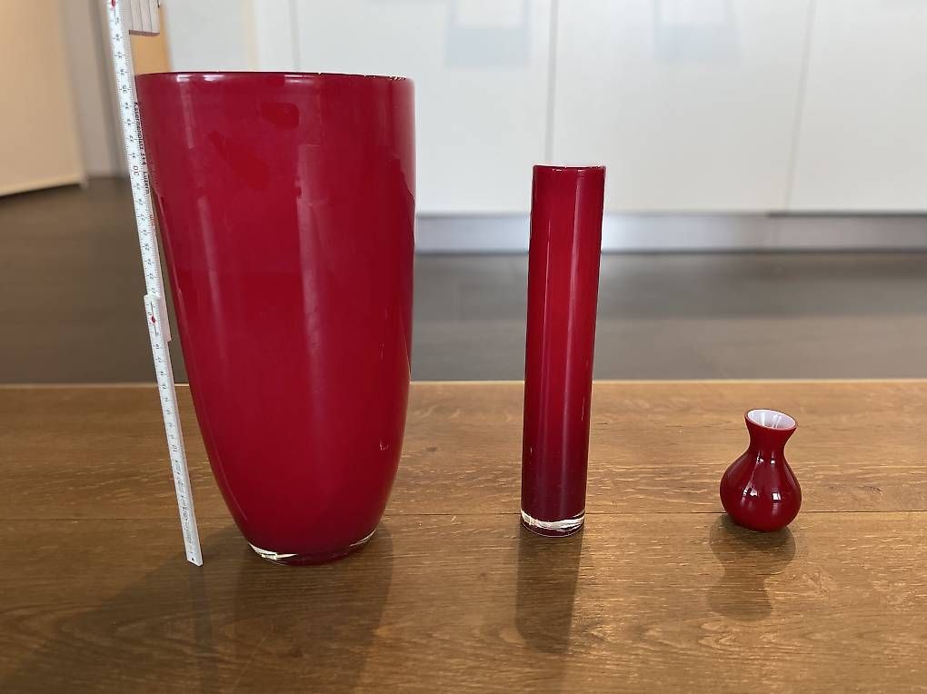Vase & Récipients: Blumenvasen rot – D'occasion à Ruswil par syb_sns9