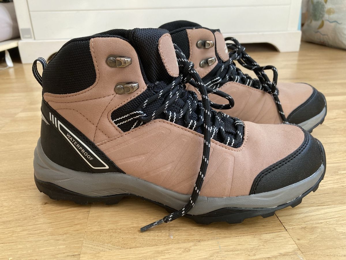 Chaussures hommes: Wanderschuhe von Crivit in Grösse 38 – D'occasion à Zürich par Retrogirl 1