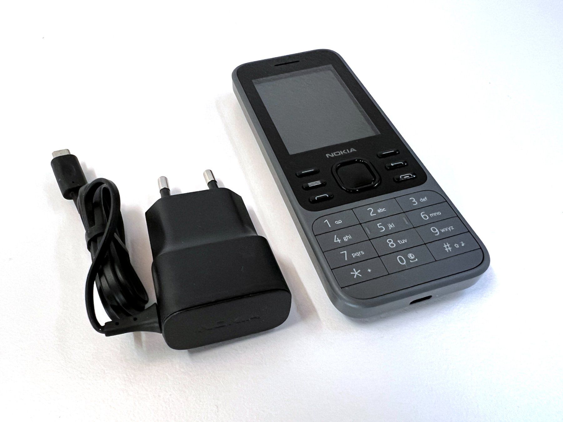 Nokia Handys / Smartphones: NOKIA 6300 4G – Neu und originalverpackt aus Zürich von  1