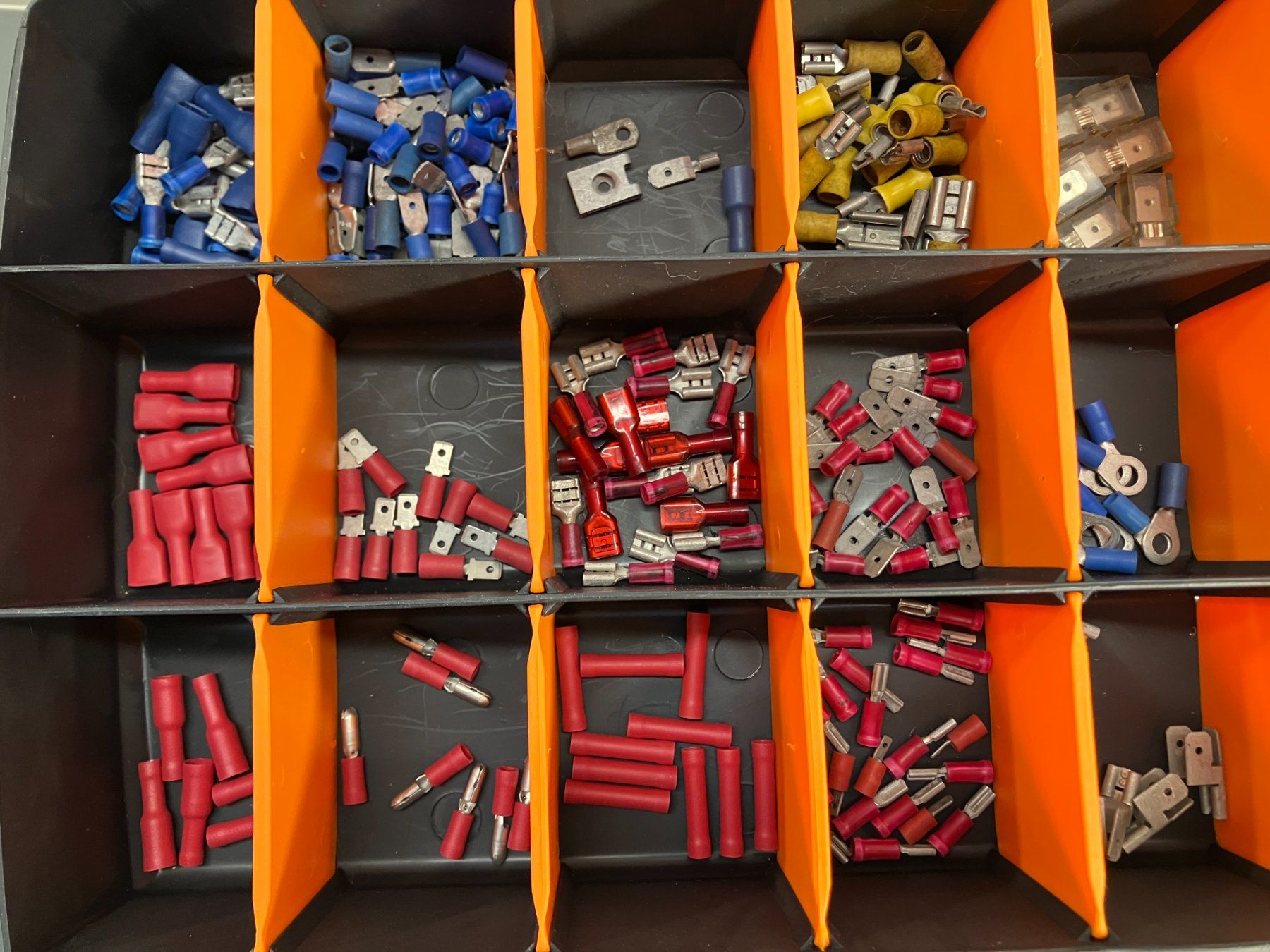 Tous les outils: Profi Sortiment Koffer mit div. Elektr. Material ab 1.- – D'occasion à Lichtensteig par Buy24International 3