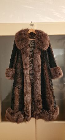 Manteau fourrure Astrakan saour swakara et Renard pour femme