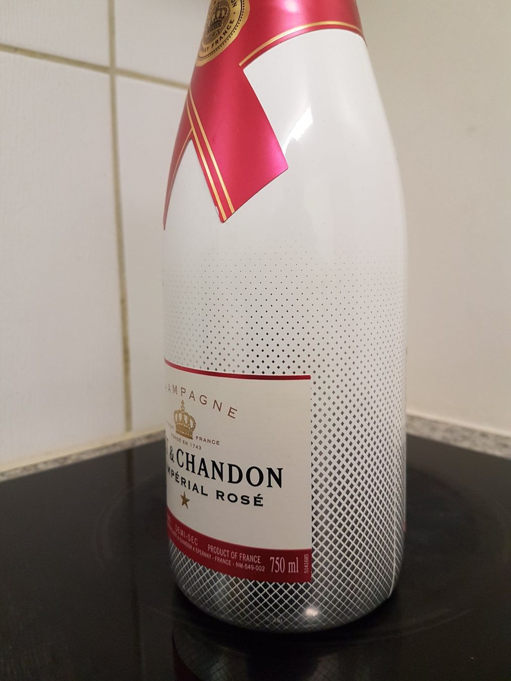Wein: Champagne Moët & Chandon   lce Impérial Rosé – Neu (gemäss Beschreibung) aus Grenchen von poggione 4
