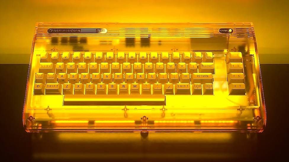 Commodore PC: Commodore 64 Ultimate Founders Edition + Zubehör – Usato da Winterthur venduto da Catscan 1