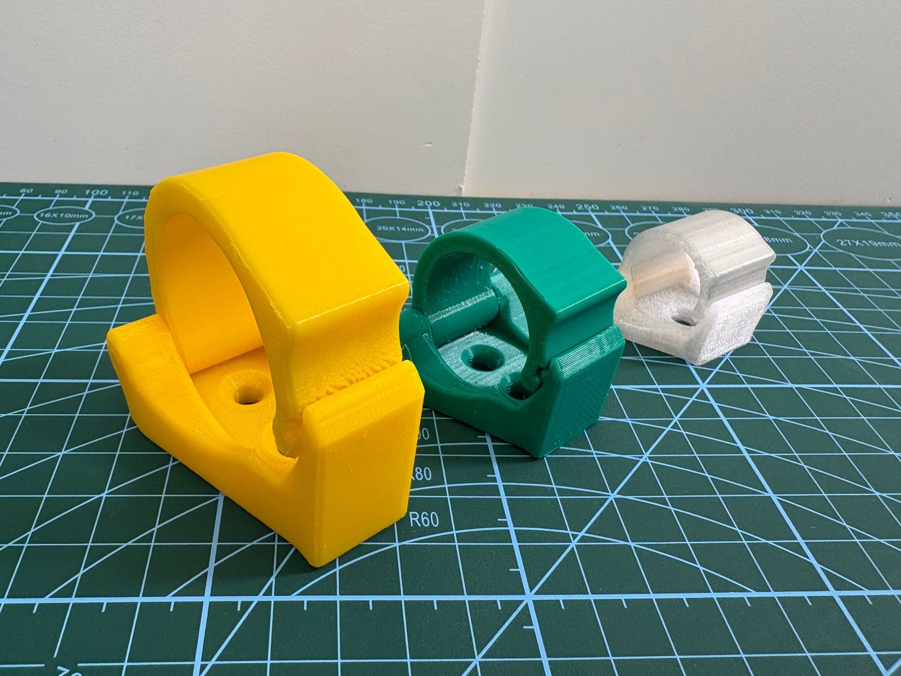 Noch Trains électriques: 10 Stk. Kelltec Kabelclips d19mm PET-G – Neuf avec emballage d'origine à Dittingen par Beamsplitter 6
