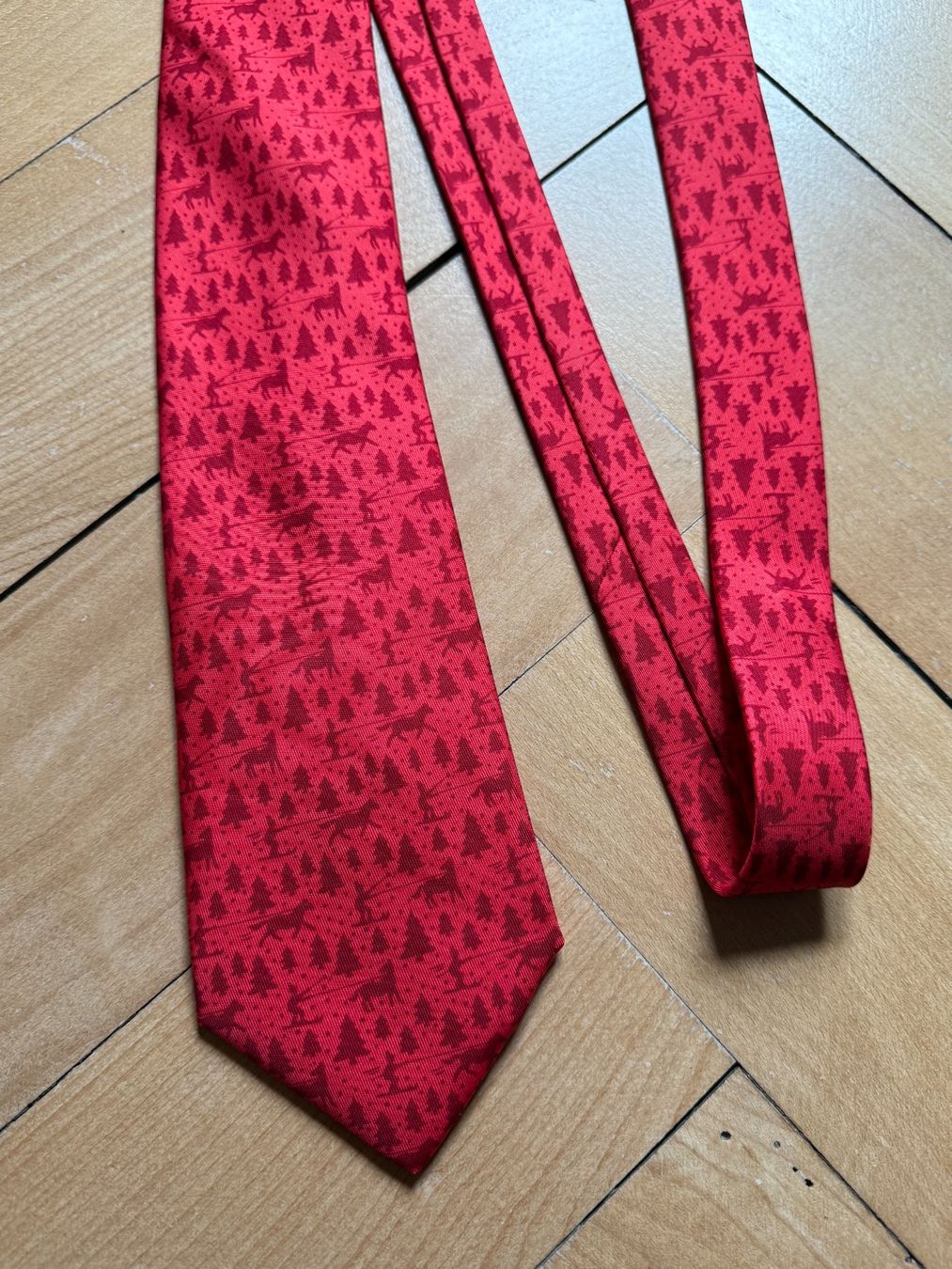 Hermès Krawatten: HERMÈS - Seide Krawatte rot gemustert – Neu (gemäss Beschreibung) aus Zürich von Diazaio 1