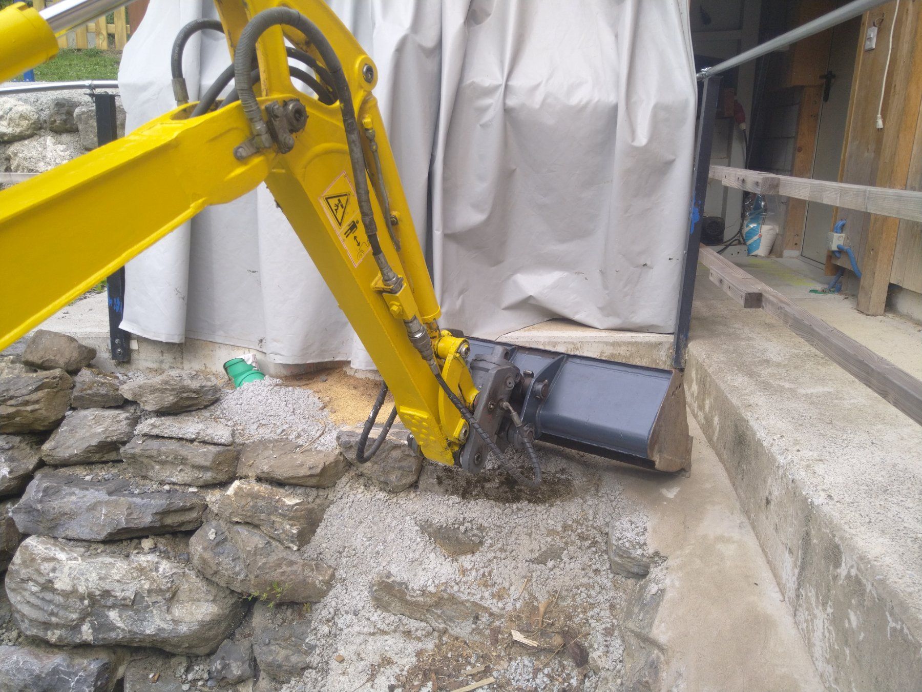 Escavatori: Komatsu pc16 – Usato da Lauterbrunnen venduto da stasim95 2