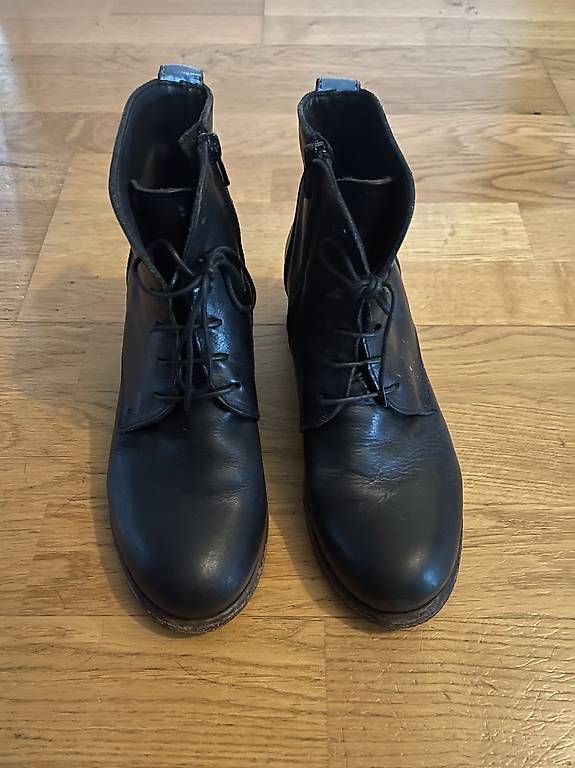 Scarpe da uomo: MOMA Lederschuhe schwarz  – Usato da Wettingen venduto da Maraanna 1