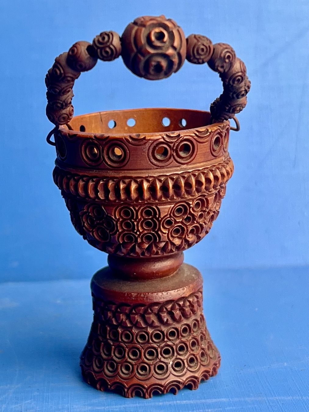 Tutte le decorazioni: Coquilla Nuss Körbchen ca.9 cm hoch. – Usato da Unterengstringen venduto da Gustav03 3