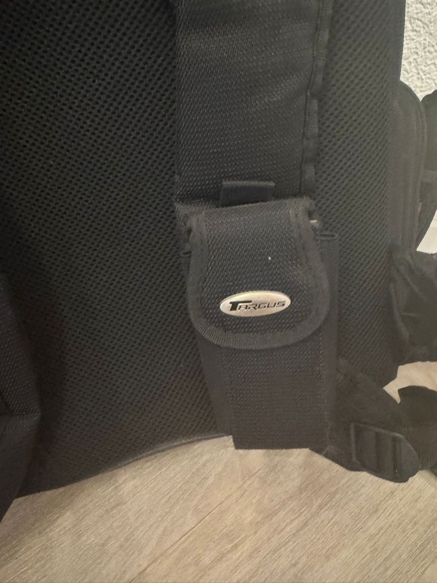 Targus Zaini: Targus Laptop-Rucksack / Business Backpack schwarz – Usato da Dörflingen venduto da Benz63 9