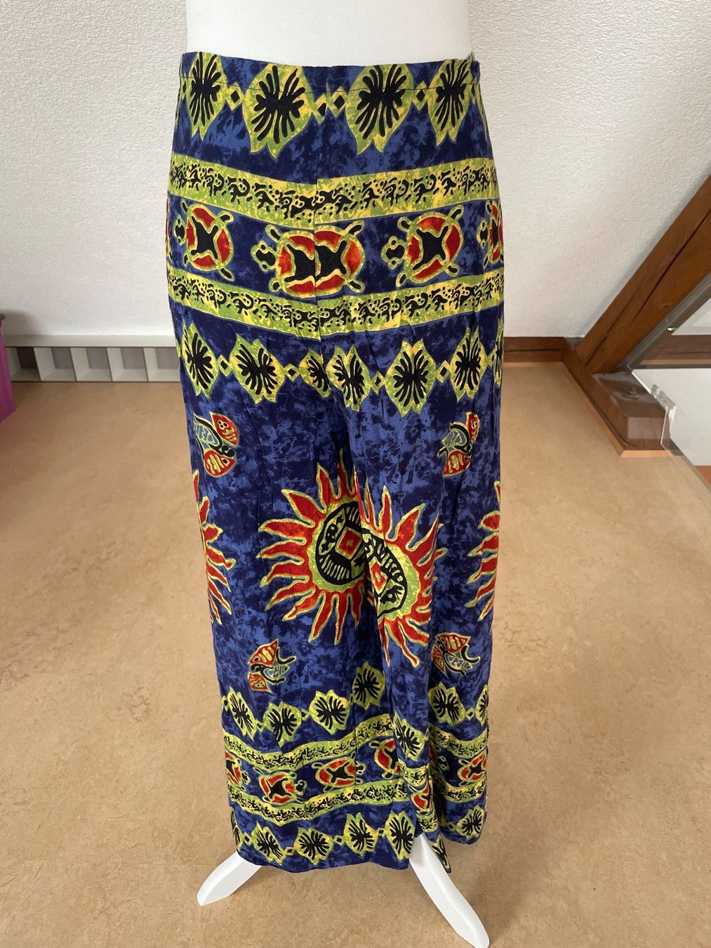 Pantaloni: Batik Wickelhose ca. Gr. S/M – Usato da Klingnau venduto da vollmond36