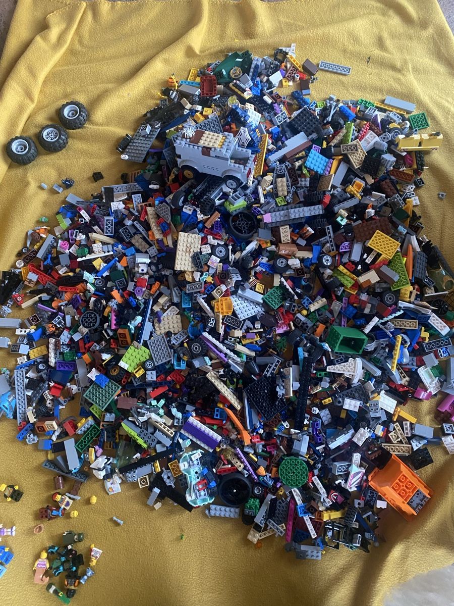 Lego Kit di costruzioni: Huge Lego Bundle: Perfect for Winter Creations! – Usato da Haute-Nendaz venduto da mar_2d7w