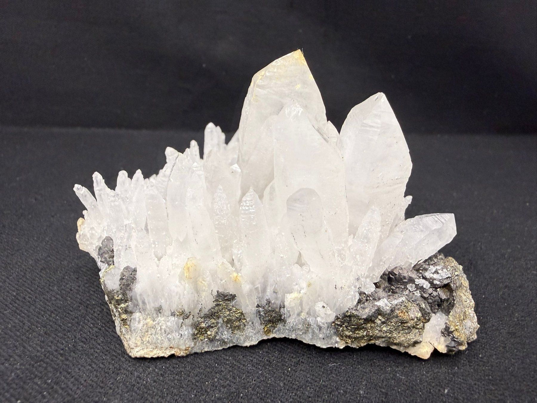 Minerali & Pietre curative: Quartz mit Quartz var. Scepter – Usato da Schinznach Bad venduto da Demerald 4