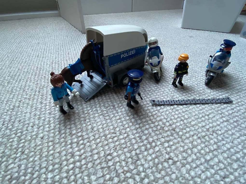 Spielzeuge: Viele verschiedene Playmobil einzeln oder zusammen – Gebraucht aus Zumikon von rpe_nd99 2