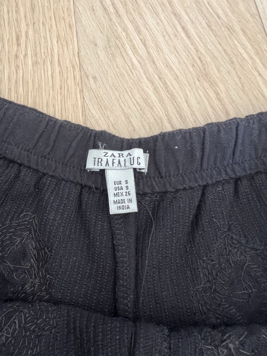 Zara Pantaloni: Zara Shorts S – Usato da Meggen venduto da Colin_2000 1