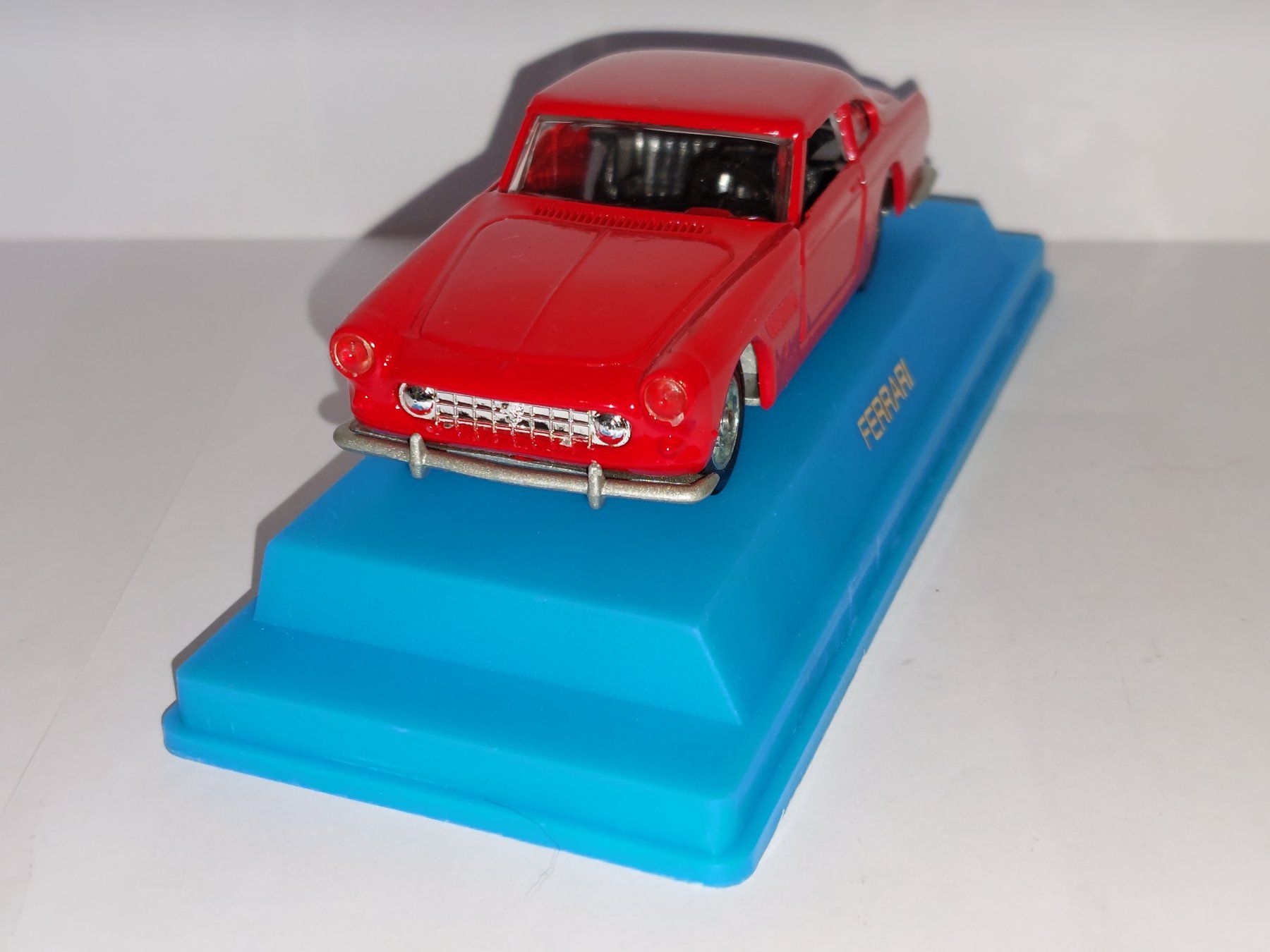 Ferrari Modellautos: Ferrari 250 GT 2+2 1:43 Verem – Gebraucht aus Diegten von isetta590 1