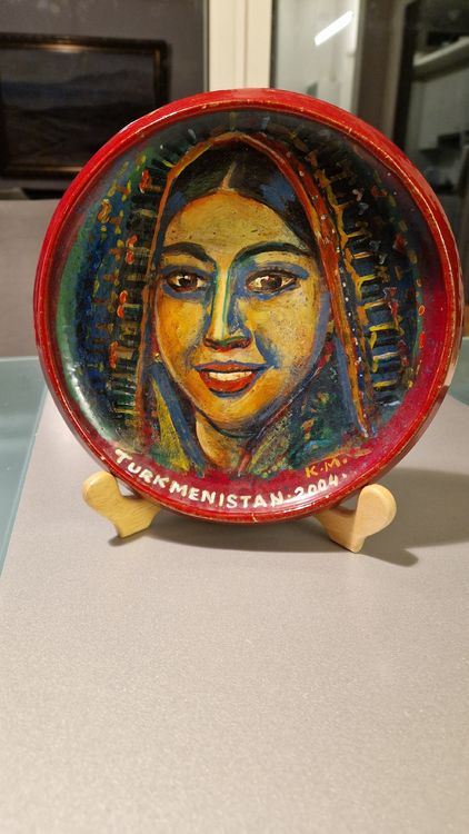 Signed decorative hand-painted wood plate from Turkmenistan (Gebraucht ...