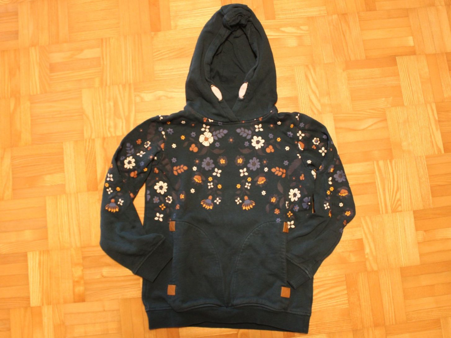 Maglioni & Felpe: Hoodie 3 Stück 116/122 – Usato da Walliswil-Nbipp venduto da Speer516 2