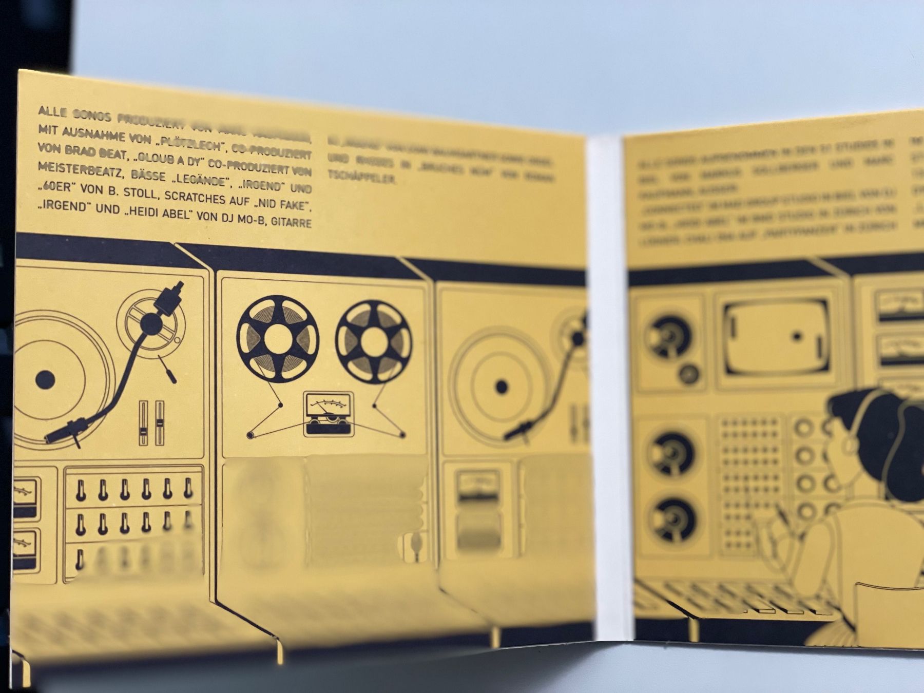 CD: Ilarius - Connected – Usato da Muri b. Bern venduto da AdidasCollector 3