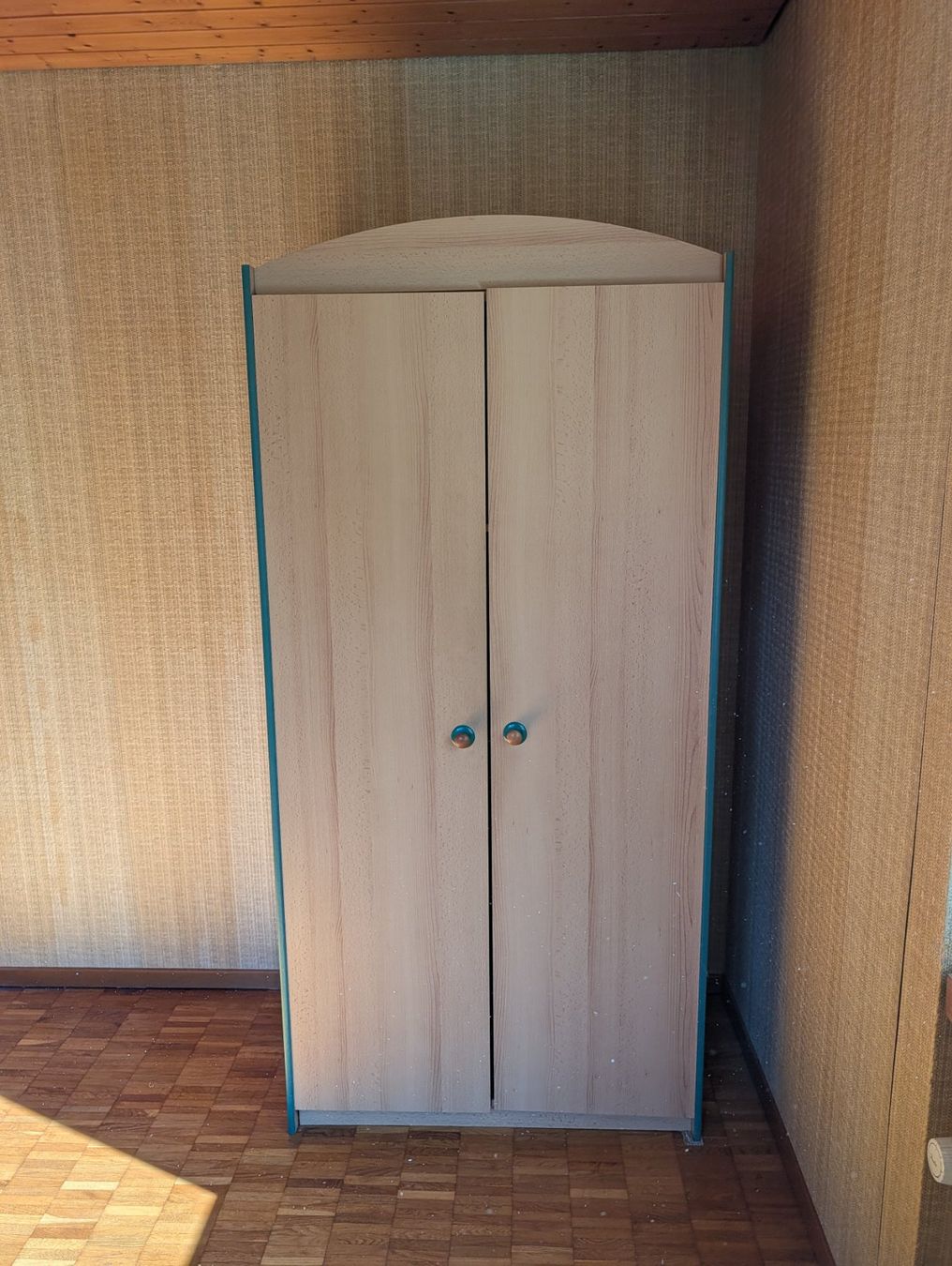 Schränke: Heller Kleiderschrank – Gebraucht aus Ennetaach von D0zz3r 1