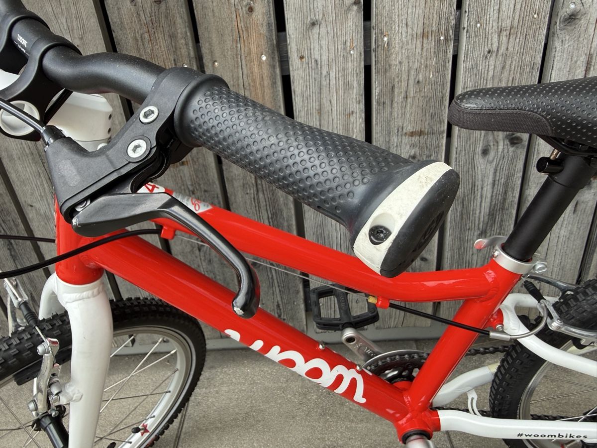 Woom Velos: Woom 4 rot – Gebraucht aus Rehetobel von B892ED 2