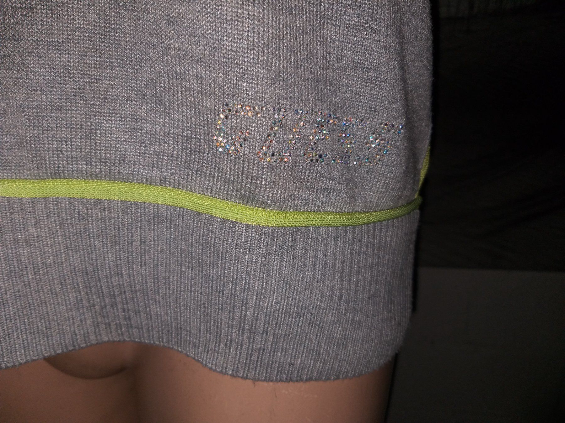Guess Maglioni & Felpe: GUESS Pullover taille / Grosse S – Usato da Cossonay-ville venduto da Super-Price-Quality 2