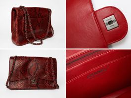 CHANEL Classic Flap Bag – Schlangenleder – Rot/Schwarz