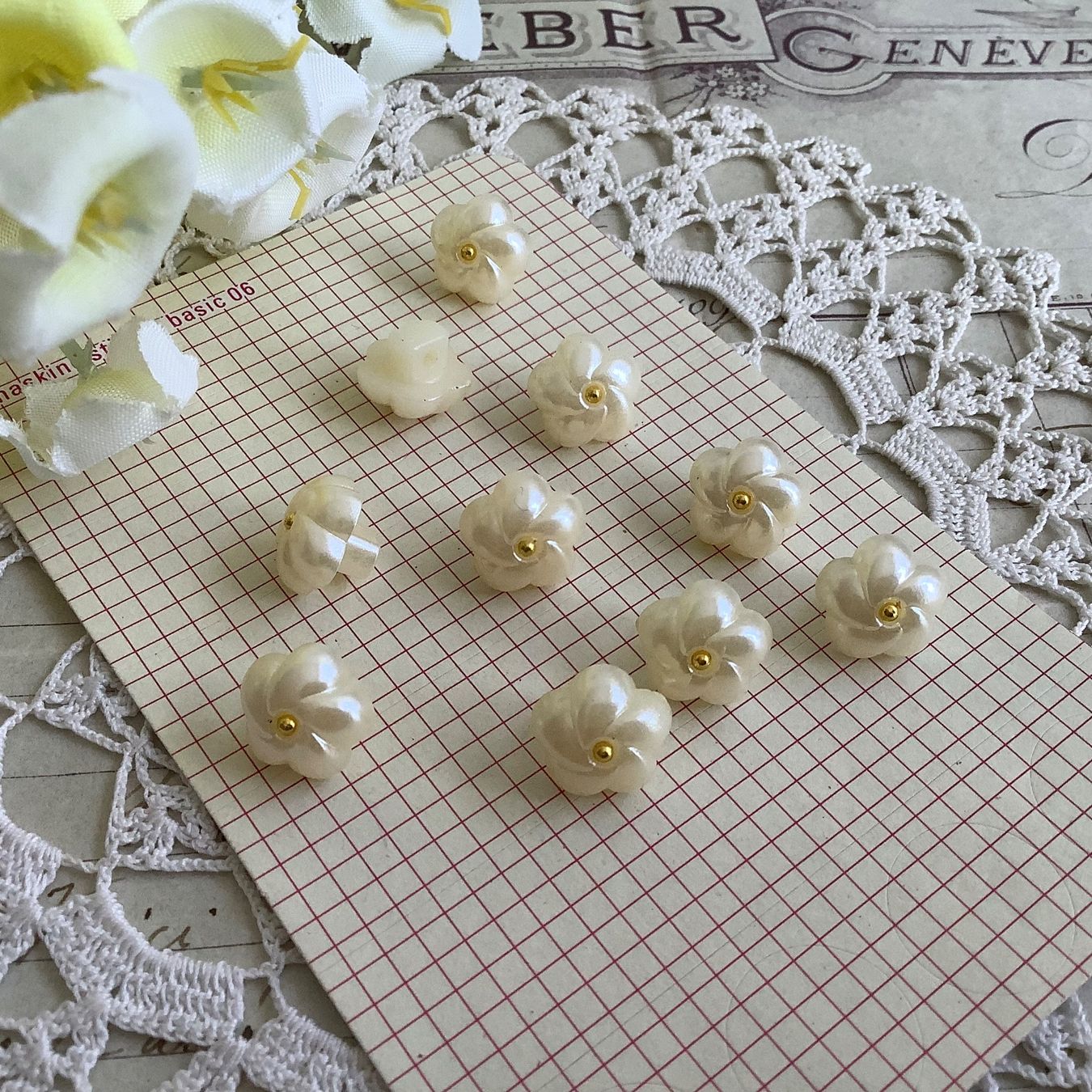Bottoni: 10 Knopfe bouton boutons ecru beige Perle – Nuovo (secondo la descrizione) da Meyrin venduto da laservette99