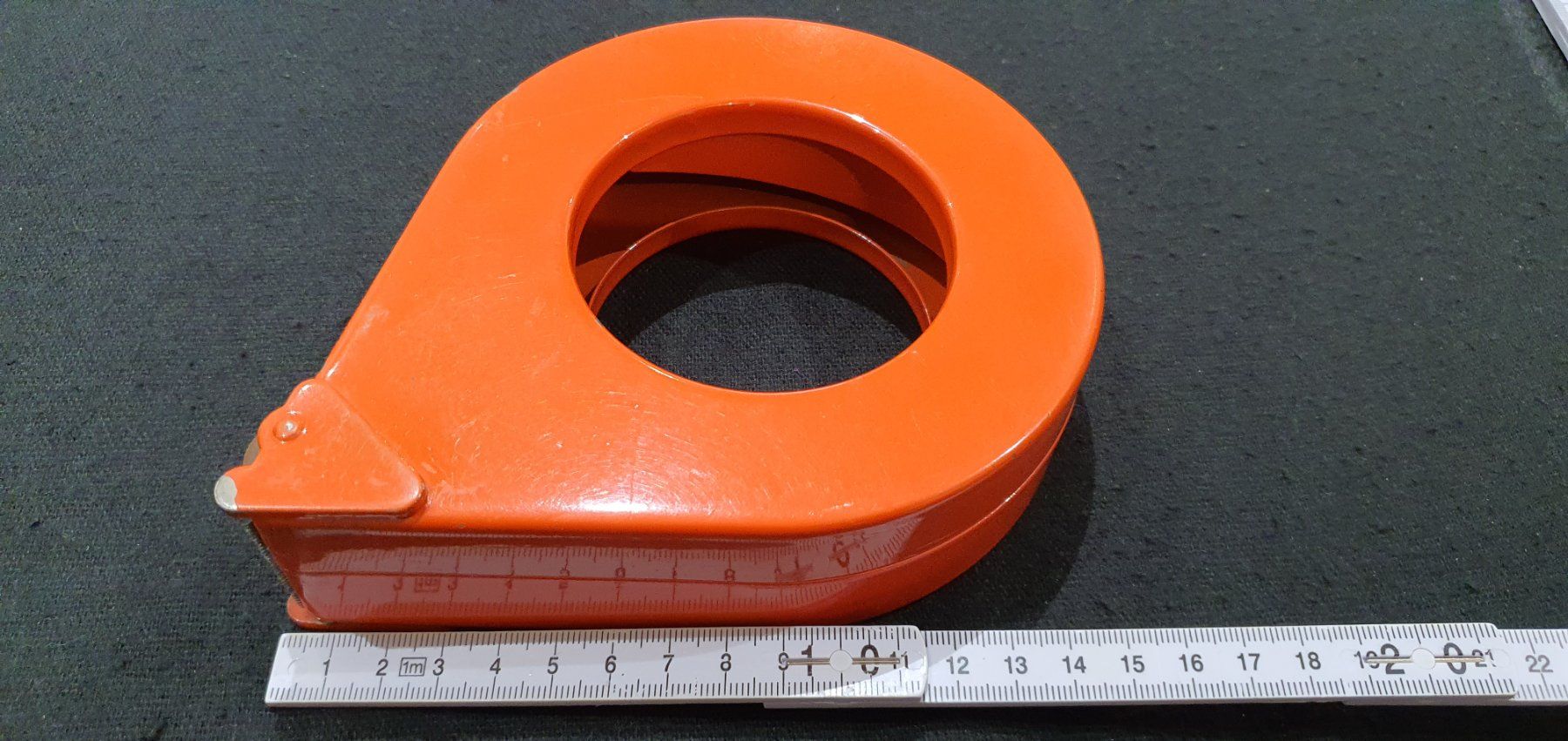 Tutti gli attrezzi: Klebebandabroller orange – Usato da Jona venduto da VivianPatrick 5
