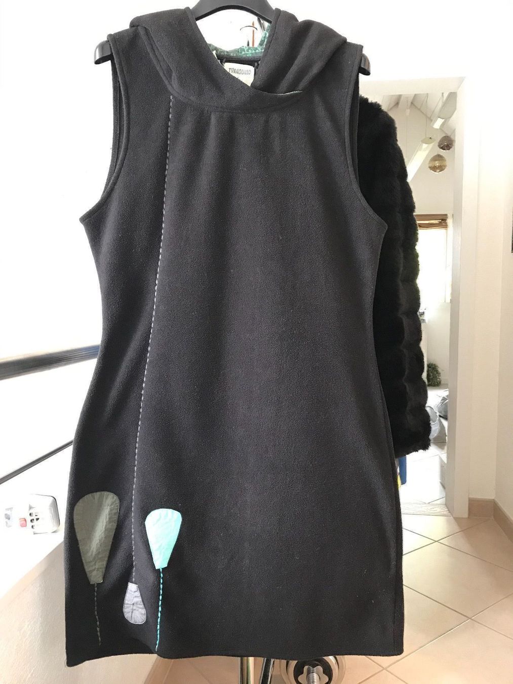Vestiti: TRANQUILLO Fleece Kleid Schwarz – Usato da Glattfelden venduto da Danshari