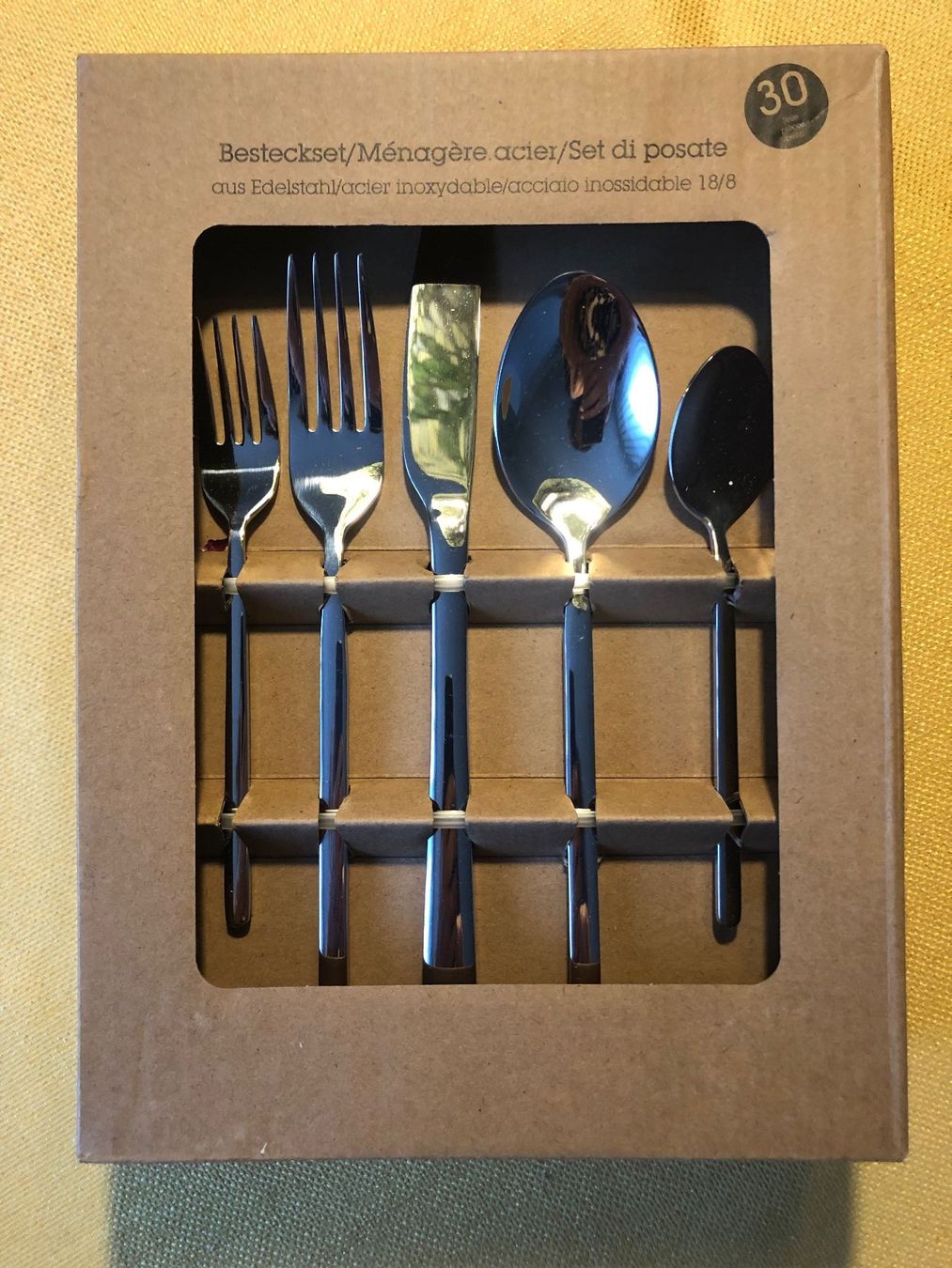 Set di posate: NEUES Besteckset 30-teilig – Nuovo e nell'imballaggio originale da Oberweningen venduto da Gerini