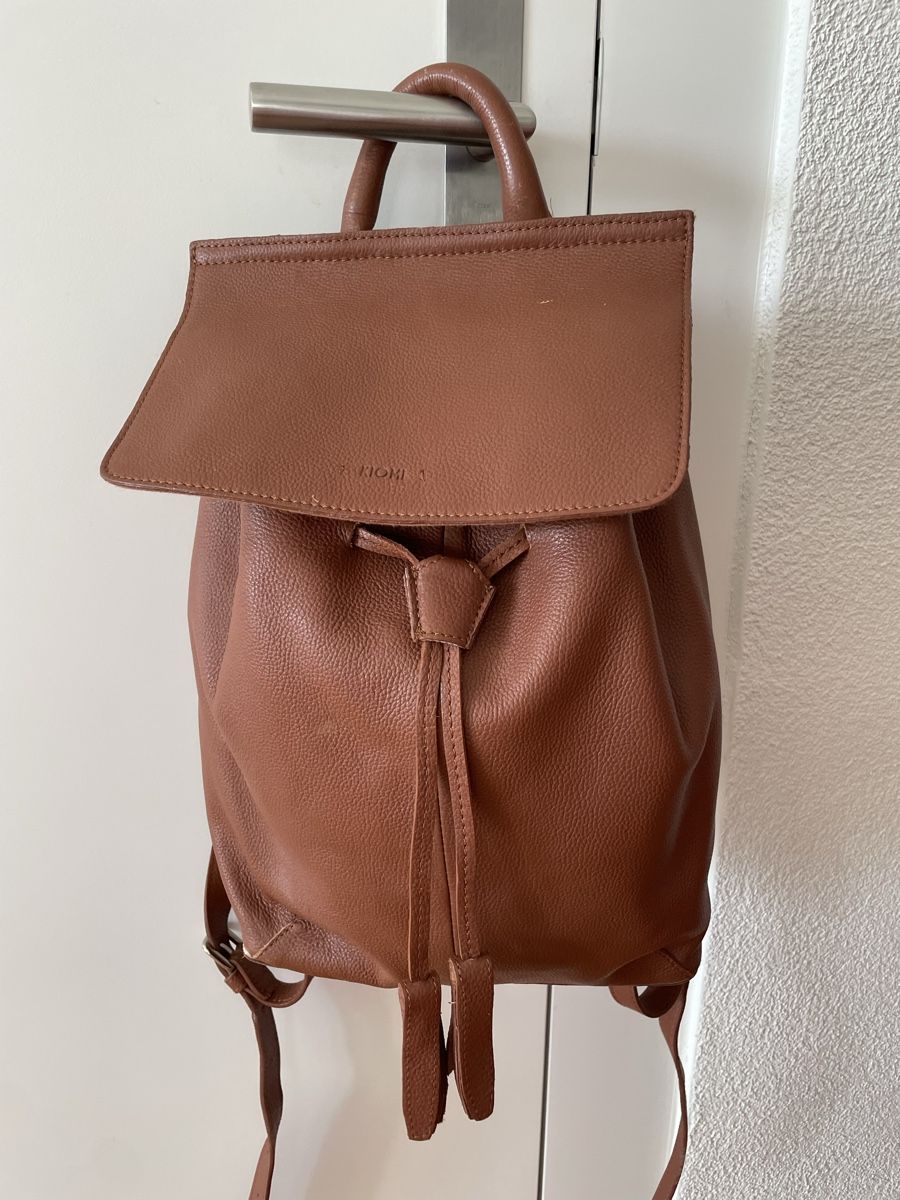 Zaini: Echtleder-Rucksack neuwertig – Usato da Urdorf venduto da spacemetalfantasy