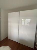 Hochwertiger Schrank mit verglasten Schiebetüren 200x220cm