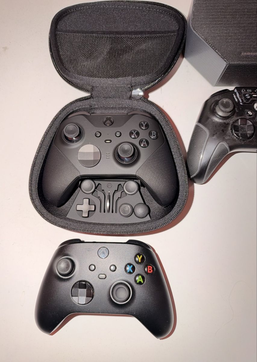 Microsoft Console: Xbox Series X + pro Controller Version 2 – Usato da Wangen an der Aare venduto da dus_nnf8 1
