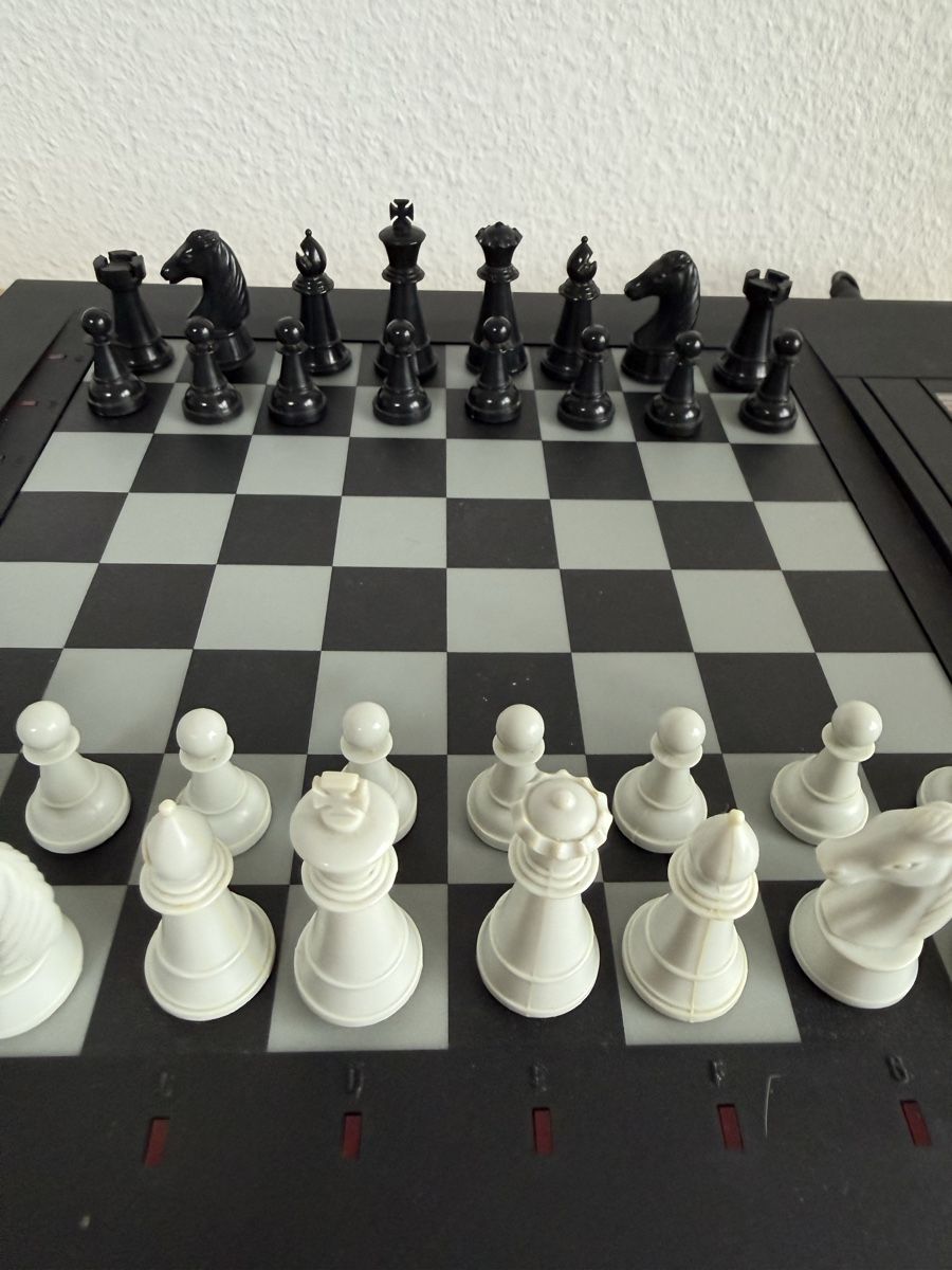 Giochi: Schachcomputer KASPAROV GK 2100 – Usato da Konolfingen venduto da petzipetz 2
