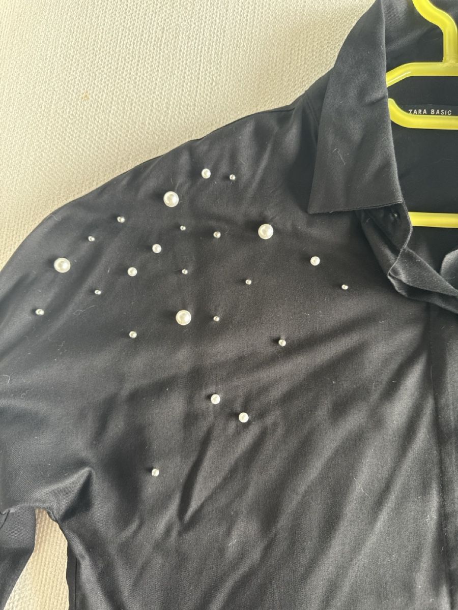 Zara Camicette: Zara Basic Hemd schwarz mit Perlen Grösse S gebraucht – Usato da Kreuzlingen venduto da gappsha 1