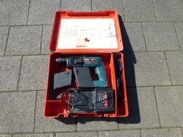Akku Bohrhammer Bosch GBH24VR, Ladegerät und 2 Defekte Akkus