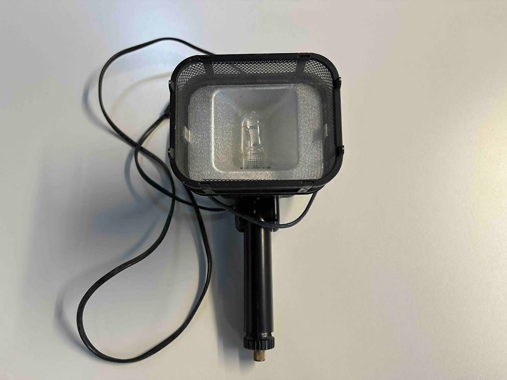 Lampade: Faro lampada da cantiere e bricolage – Usato da Oggio venduto da chi_7gpd 1