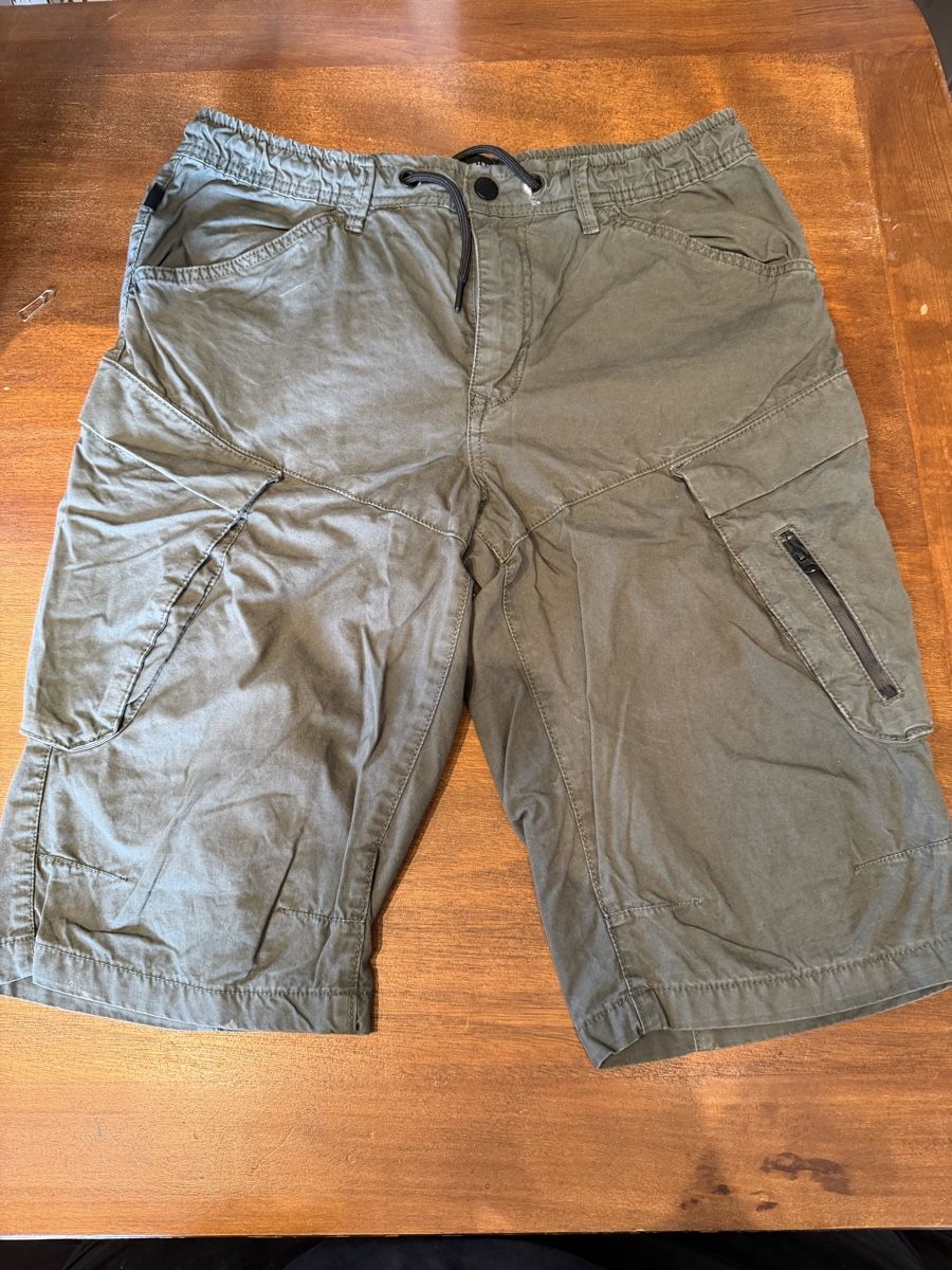 Lotti di vestiti: Lot de shorts – Usato da fey venduto da Caductilometre