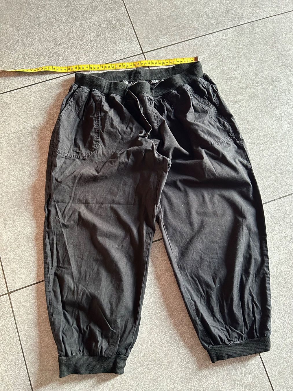 Hosen: Hose Sommer Schwarz 7/8 Gr. M – Gebraucht aus Arbedo von nadia1973