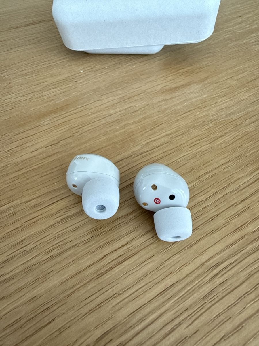 Sony Cuffie: Sony Wireless Noise Cancelling Earphones – Usato da Zürich venduto da _ade_ 2