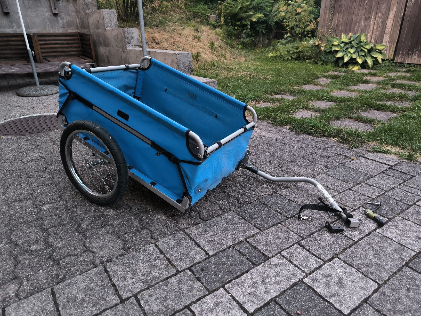 Remorques: Veloanhänger  – D'occasion à Steg im Tösstal par JDiggelmann 1