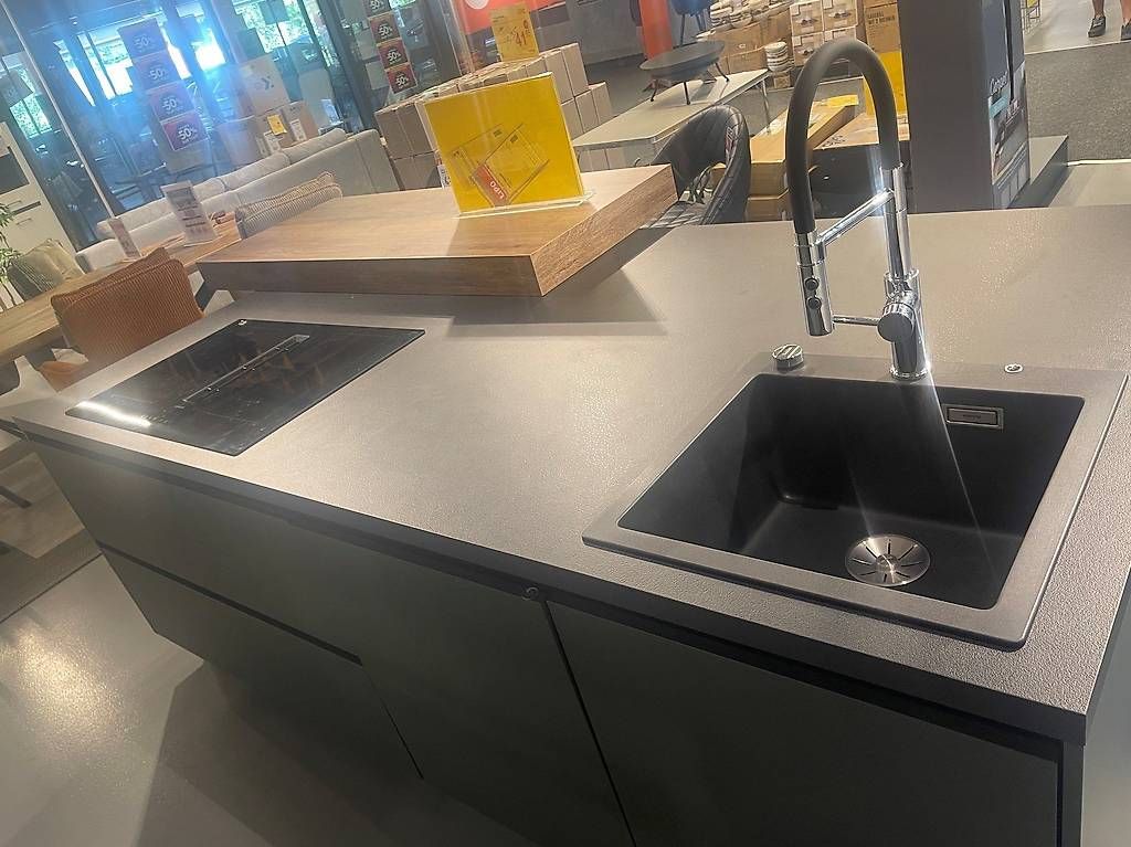 Cucine complete: Cuisine intégrée avec appareils électroménagers 280x243 – Usato da Morges venduto da mor_9x9y 2