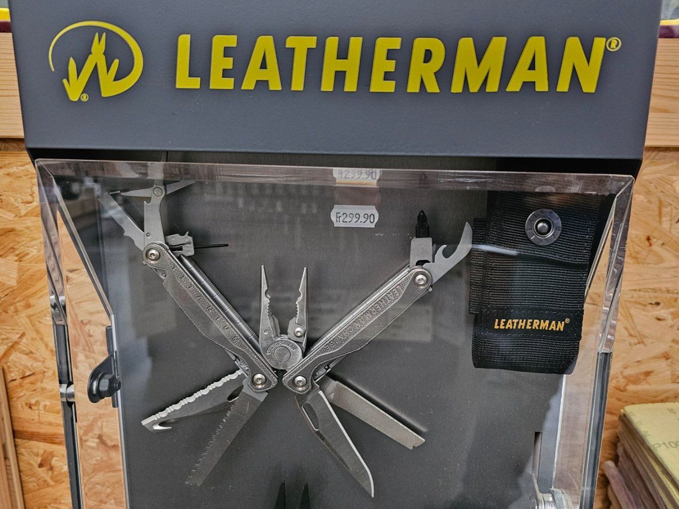 Leatherman Zubehör: Leatherman CHARGE® TTI - TITANIUM Multitool – Neu und originalverpackt aus Koppigen von Bracher_Mail-House