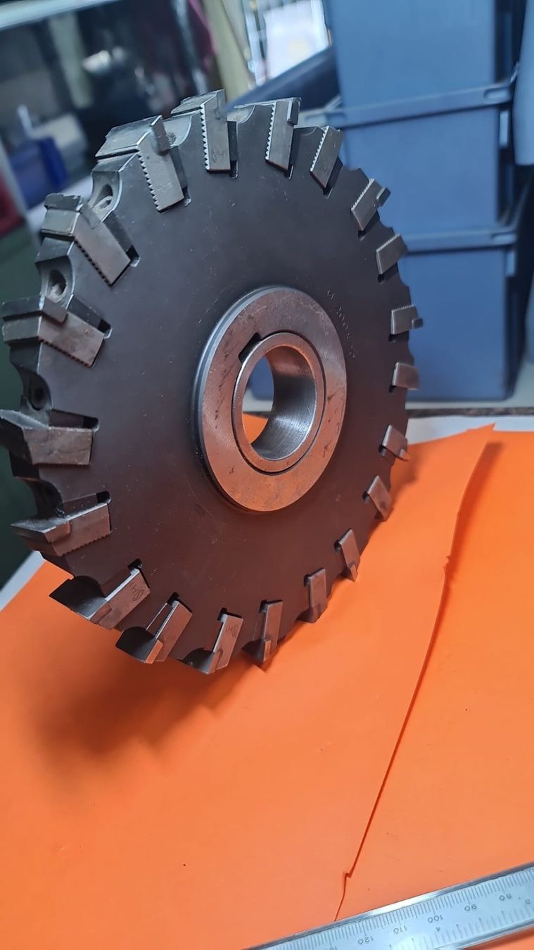 Alle Werkzeuge: Scheibenfräser  200X20mm – Gebraucht aus Egerkingen von ogi3131 3