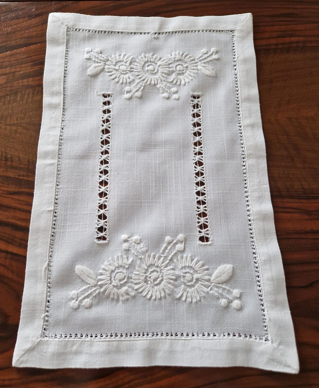 Altra biancheria da tavola: Tischläufer +2 Set / Handarbeit – Nuovo (secondo la descrizione) da Bern venduto da Antikbatik 5
