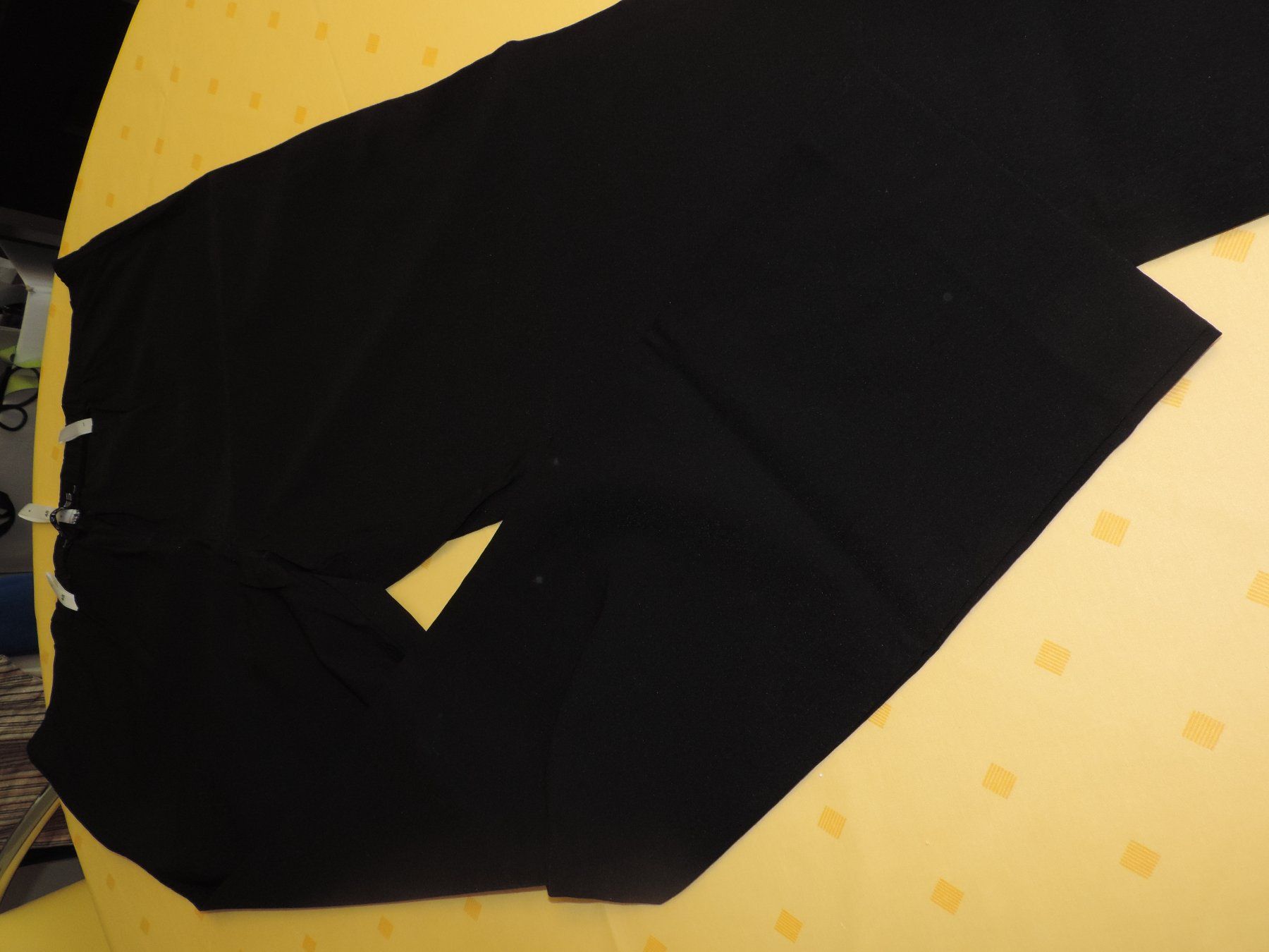 Pantaloni: Schwarze Hose von verpass – Usato da Menziken venduto da Feh