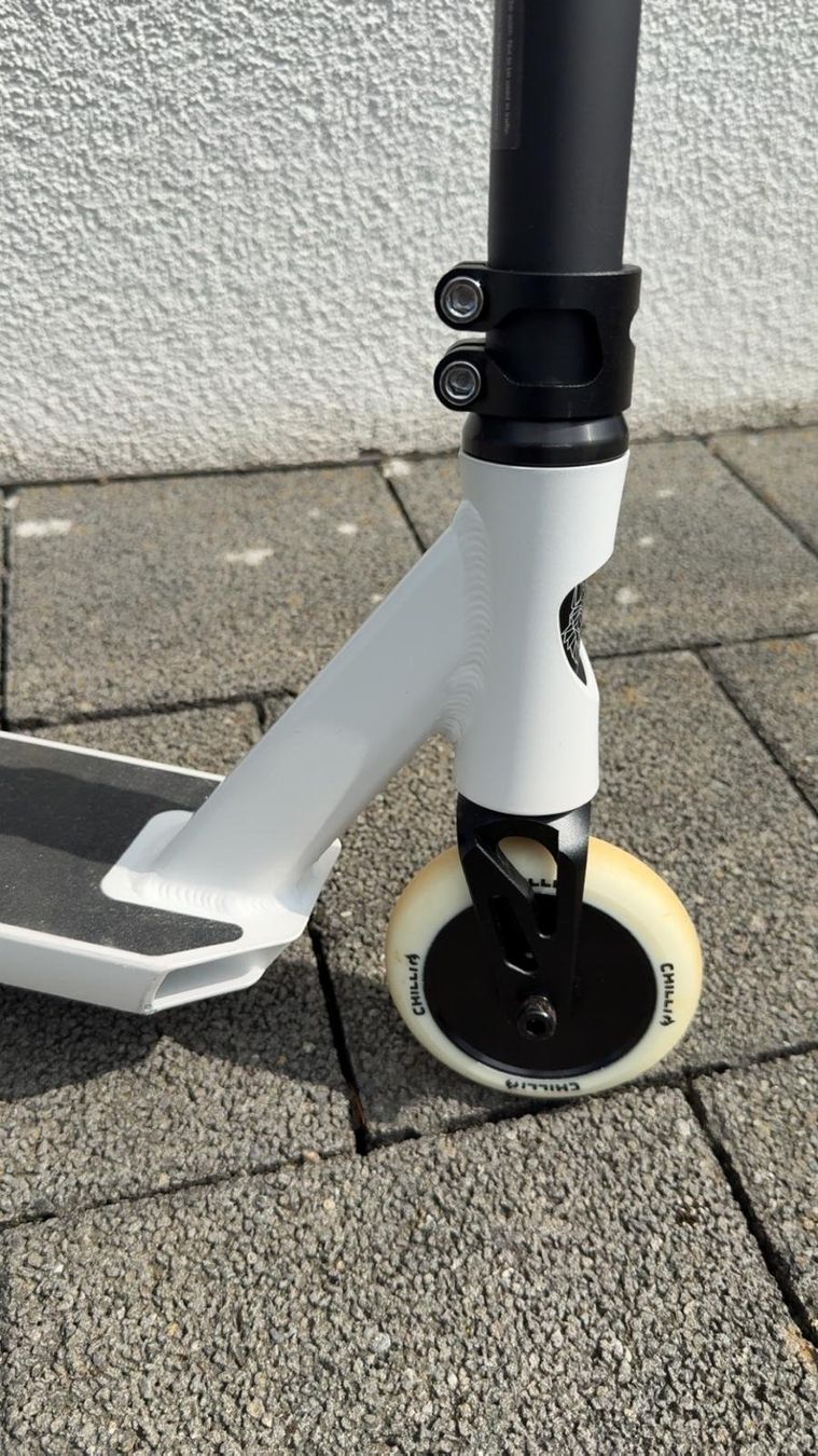 Chilli Kickboard: Chilli Pro Scooter Archie Cole - White – Usato da Wilen b. Wil venduto da corni11 8