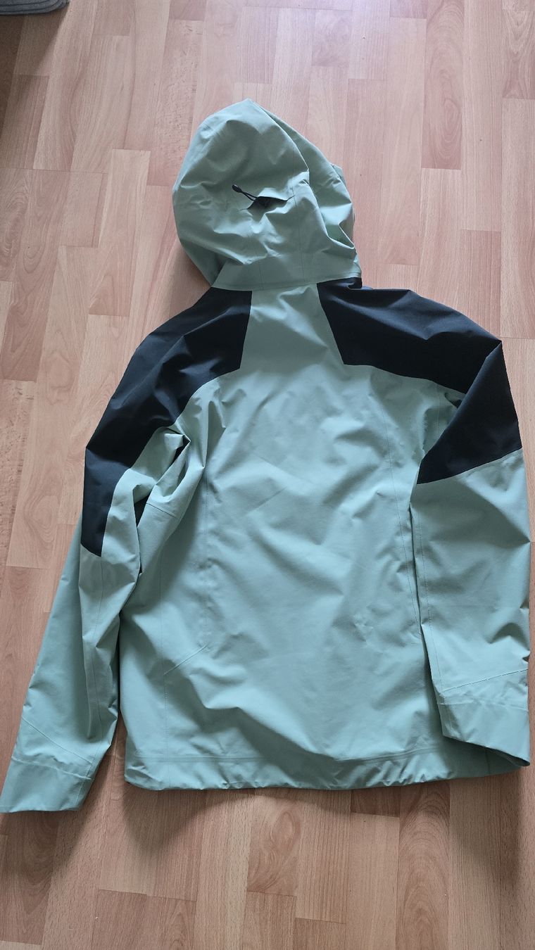 Giacche: Arcteryx Jacke / Anorak / Gore Tex – Nuovo (secondo la descrizione) da Uznach venduto da JuniorMichi 1