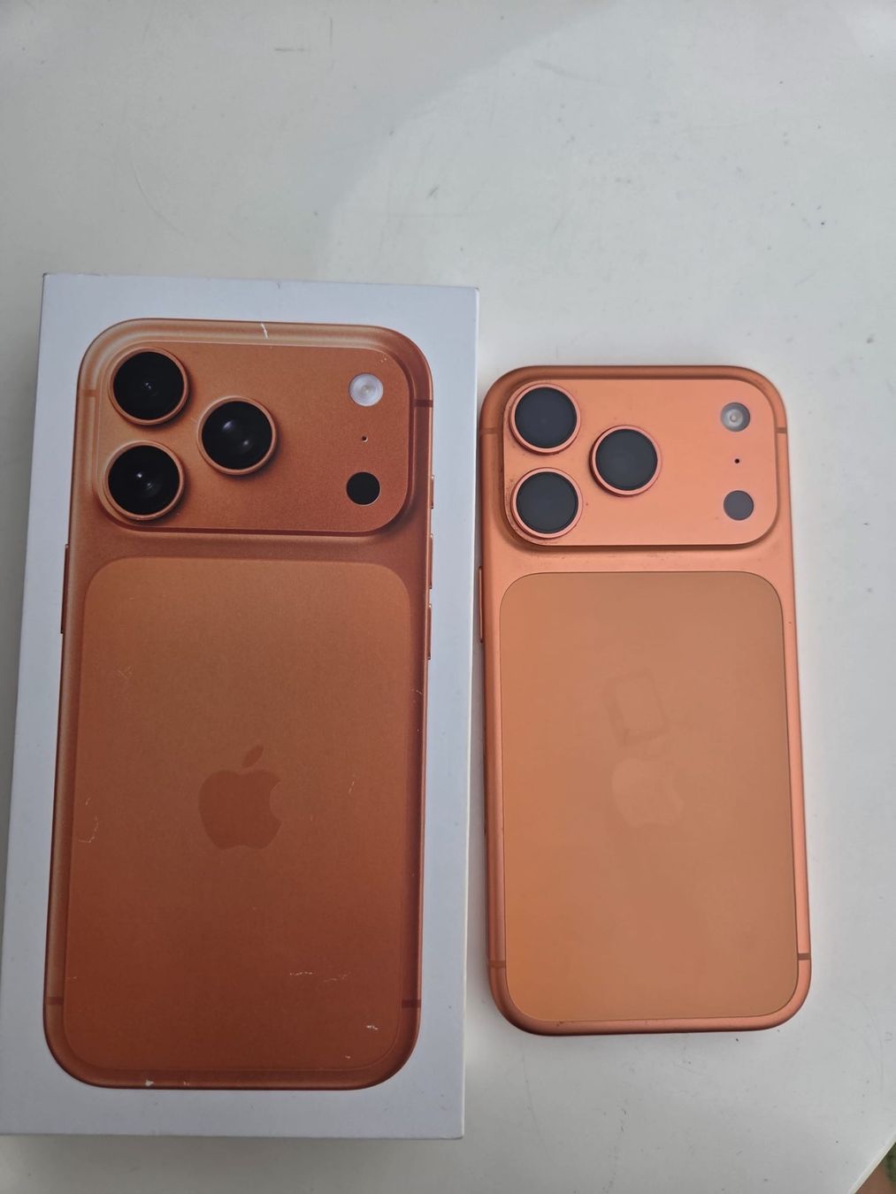 Apple Telefoni cellulari / Smartphones: iPhone 17 Pro 256 GB orange – Usato da Zürich venduto da Ruxpurple