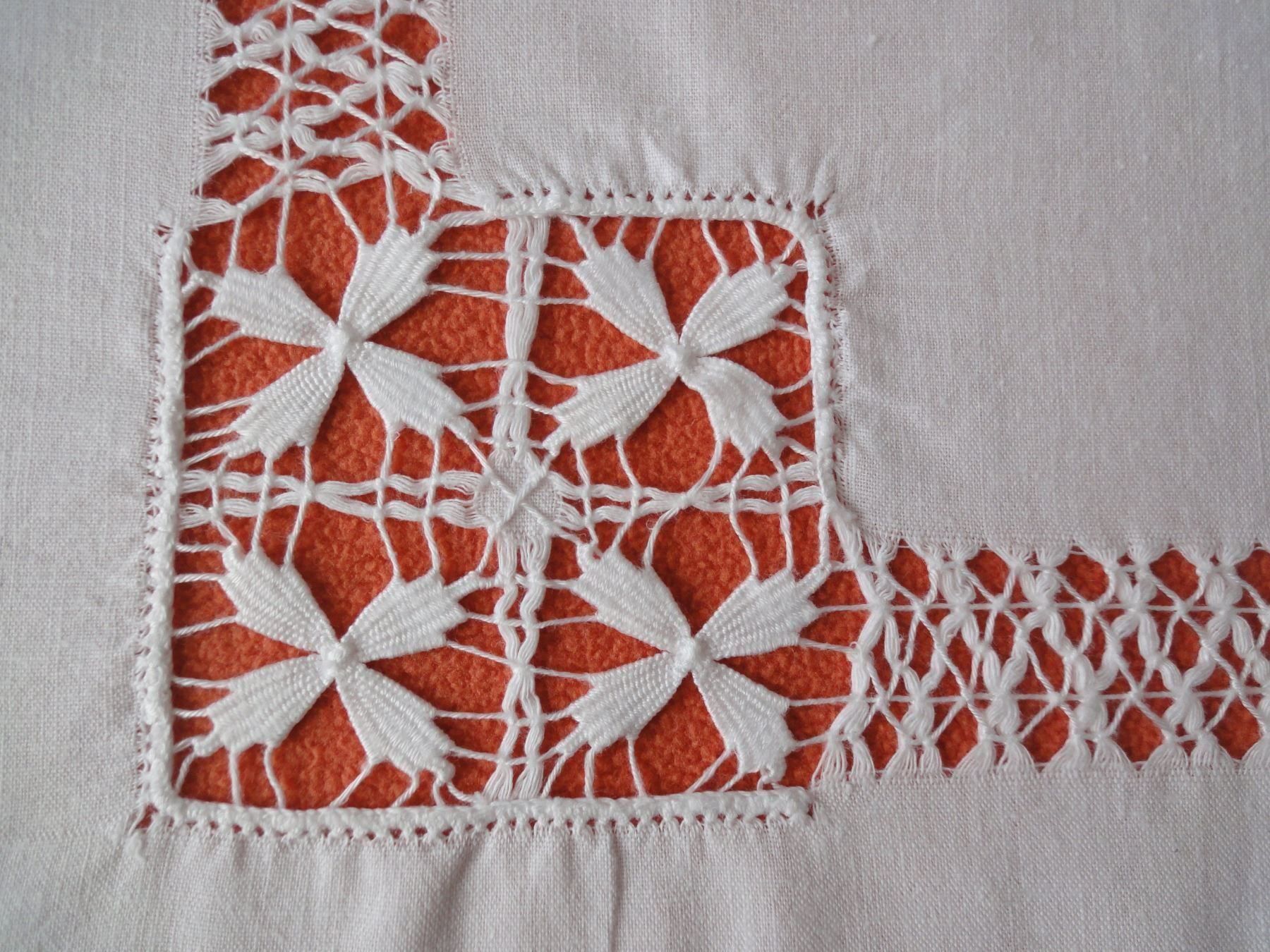 Decken: Alte Tischdecke - Handarbeit - Vintage – Gebraucht aus Chur von omonia 2